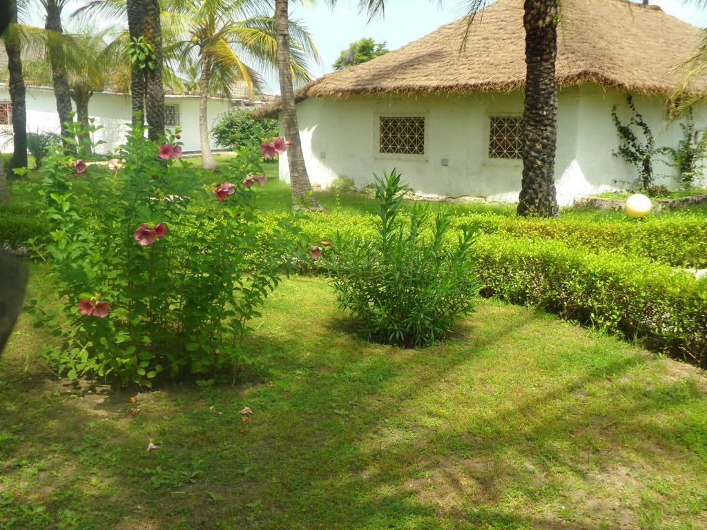 Hotel Katakalousse Yembakana 외부 사진